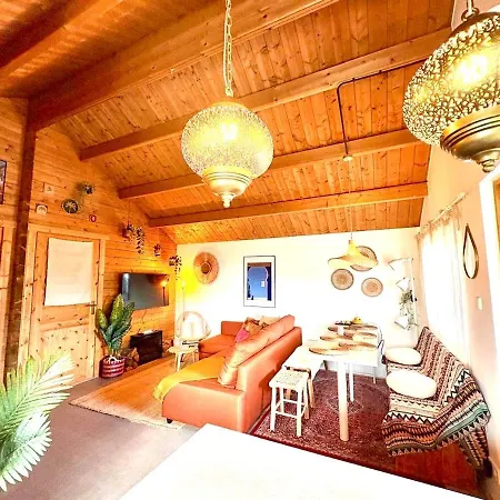 Bohemian Style House With Private Jacuzzi And Sauna And Free Parking Near Amsterdam And Airport Сasa de vacaciones