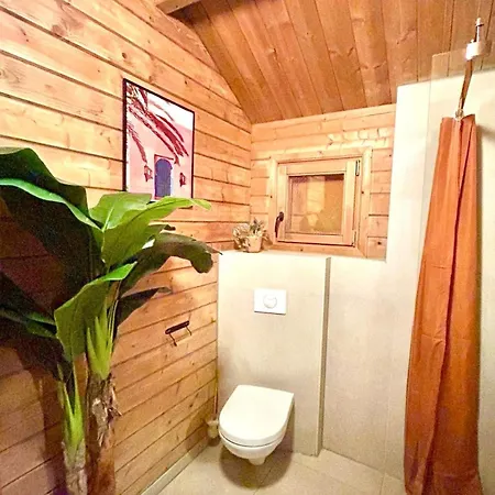 Bohemian Style House With Private Jacuzzi And Sauna And Free Parking Near Amsterdam And Airport Сasa de vacaciones Vijfhuizen