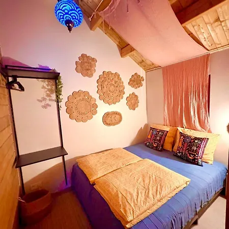 Bohemian Style House With Private Jacuzzi And Sauna And Free Parking Near Amsterdam And Airport *