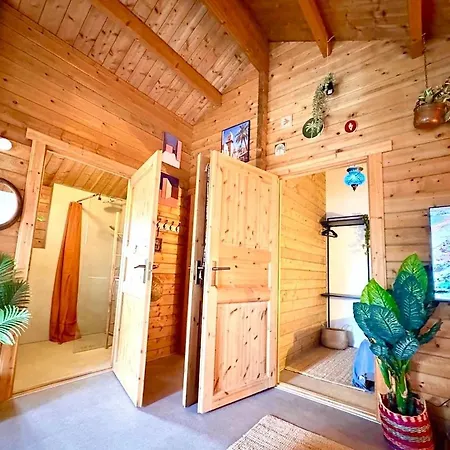 Сasa de vacaciones Bohemian Style House With Private Jacuzzi And Sauna And Free Parking Near Amsterdam And Airport Vijfhuizen