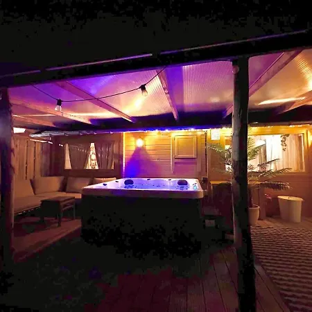 Bohemian Style House With Private Jacuzzi And Sauna And Free Parking Near Amsterdam And Airport Сasa de vacaciones *