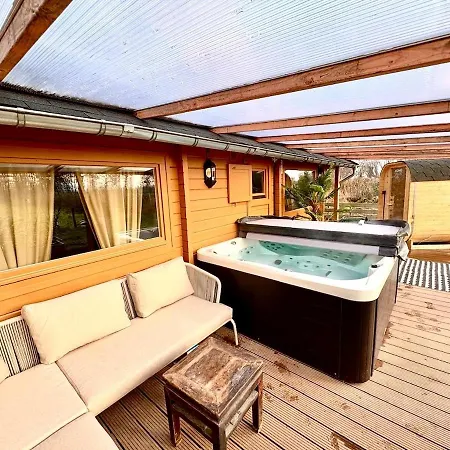 Bohemian Style House With Private Jacuzzi And Sauna And Free Parking Near Amsterdam And Airport