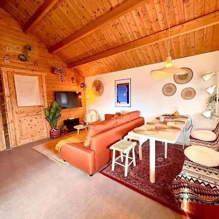 Bohemian Style House With Private Jacuzzi And Sauna And Free Parking Near Amsterdam And Airport Сasa de vacaciones Vijfhuizen