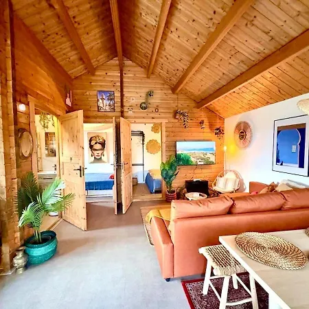 Bohemian Style House With Private Jacuzzi And Sauna And Free Parking Near Amsterdam And Airport Сasa de vacaciones *