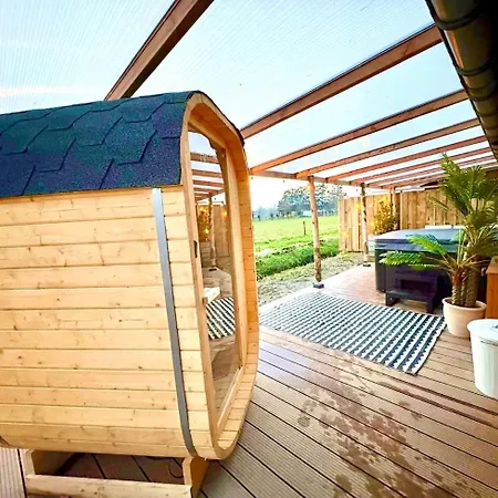 Bohemian Style House With Private Jacuzzi And Sauna And Free Parking Near Amsterdam And Airport Сasa de vacaciones