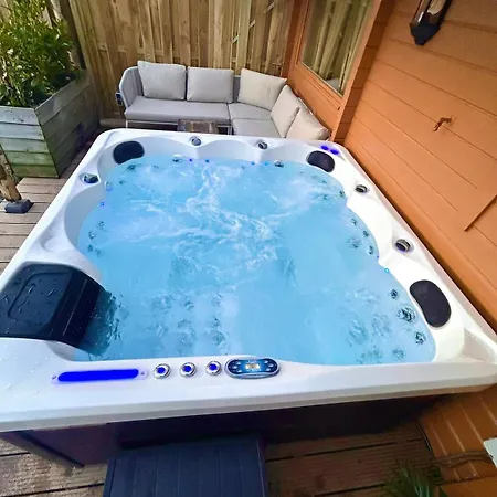 Bohemian Style House With Private Jacuzzi And Sauna And Free Parking Near Amsterdam And Airport * Vijfhuizen