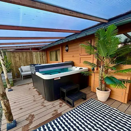Bohemian Style House With Private Jacuzzi And Sauna And Free Parking Near Amsterdam And Airport * Vijfhuizen