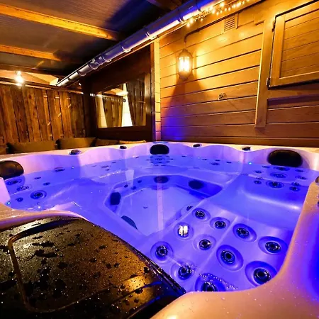 Vakantiehuis Bohemian Style House With Private Jacuzzi&sauna&free Parking Near Amsterdam&airport