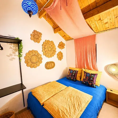Vakantiehuis Bohemian Style House With Private Jacuzzi&sauna&free Parking Near Amsterdam&airport *