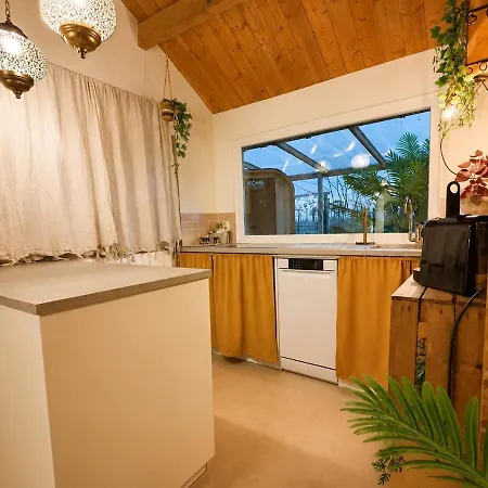 Vakantiehuis Bohemian Style House With Private Jacuzzi&sauna&free Parking Near Amsterdam&airport *